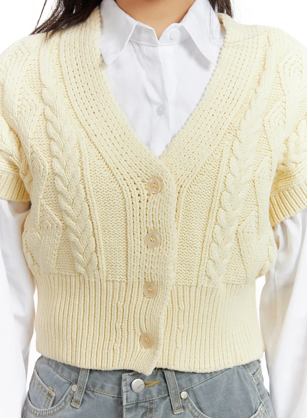 Cable Knit Buttoned Vest CF427