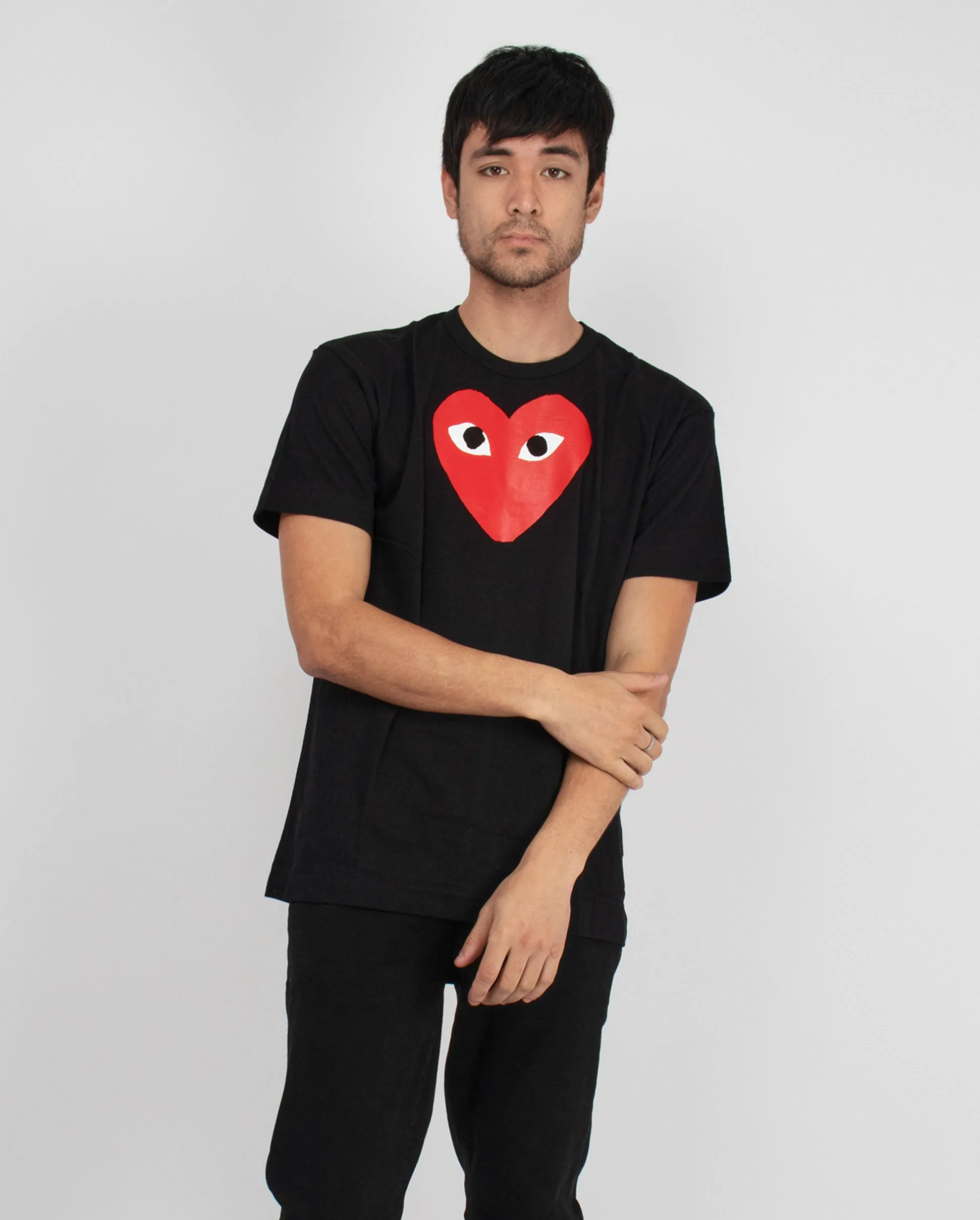 T112 BIG RED HEART T-SHIRT / BLACK