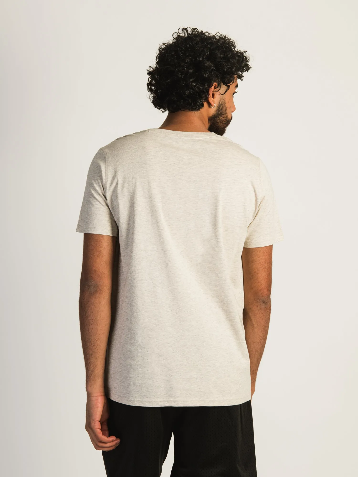 VICTOR VNECK TEE - VANILLA